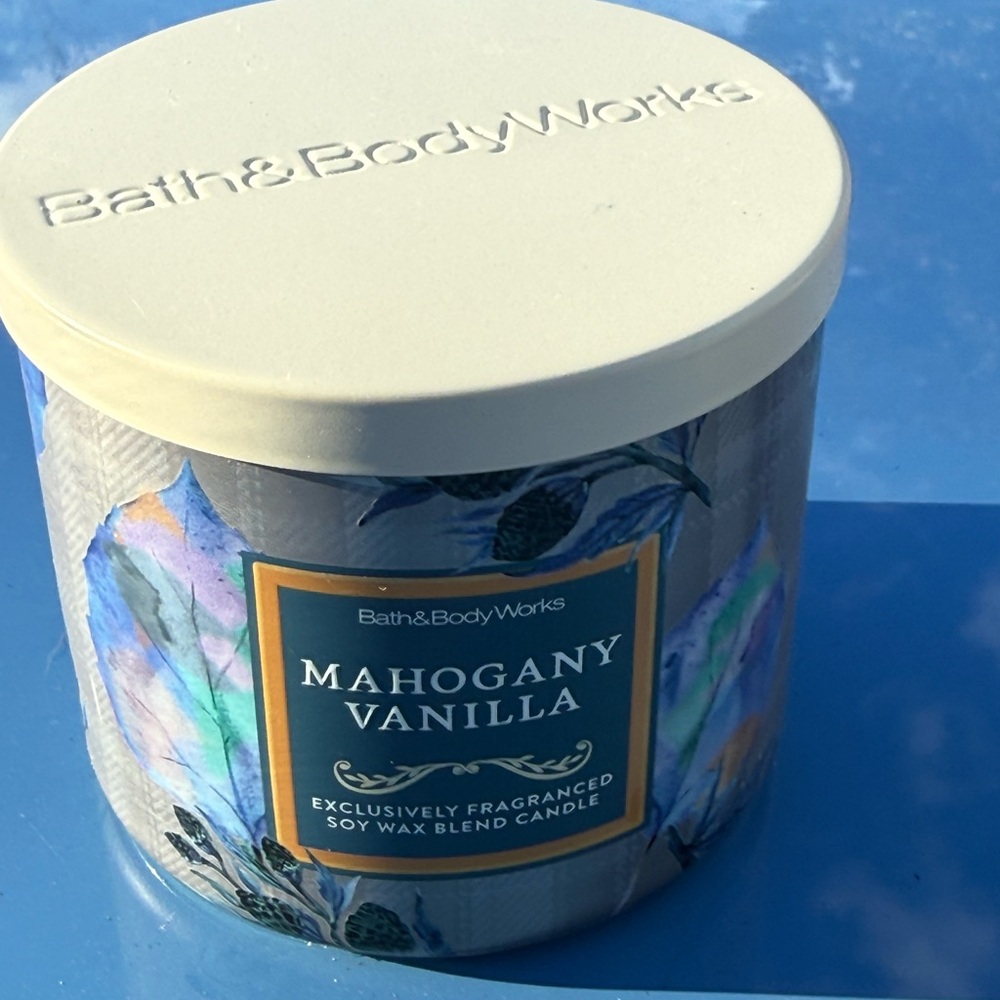 Bath and Body Works MAHOGANY VANILLA 3 Wick Candle